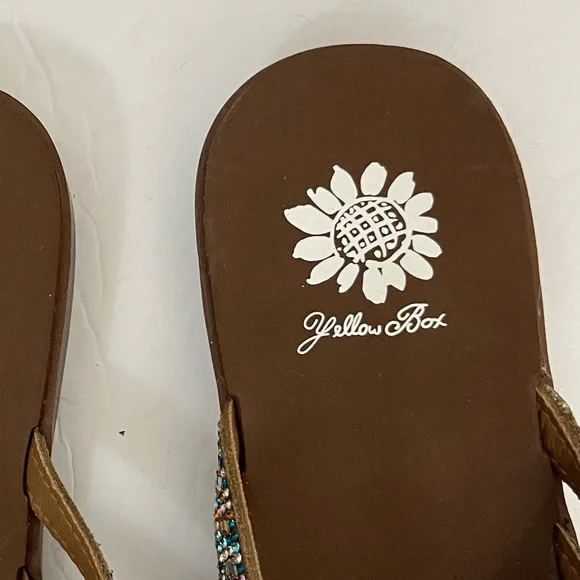 NWOT Yellow Box Dalia Beaded Genuine Leather Rhinestone Flip Flops Summer Sandal - Picture 4 of 7